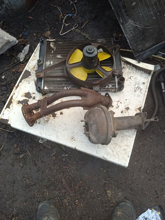 Продам бампер на Таврия Славута