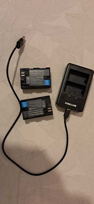 Baterias para câmara Canon / Black Magic com carregador