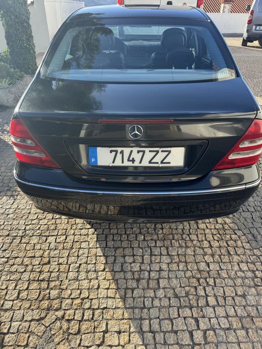 Mercedes C200 em excelente estado