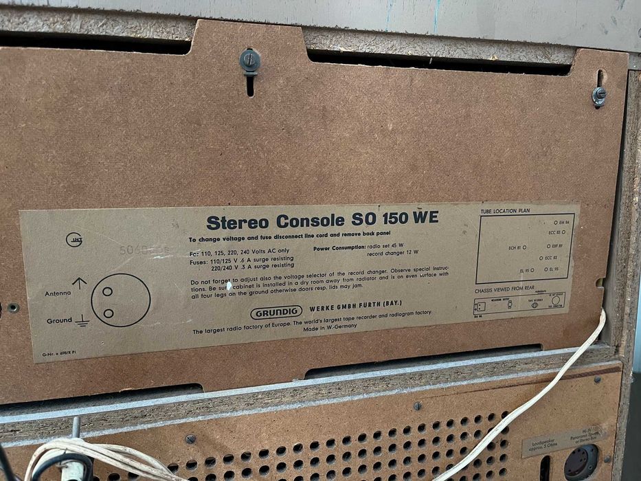 Móvel Rádio/Gira discos Grundig