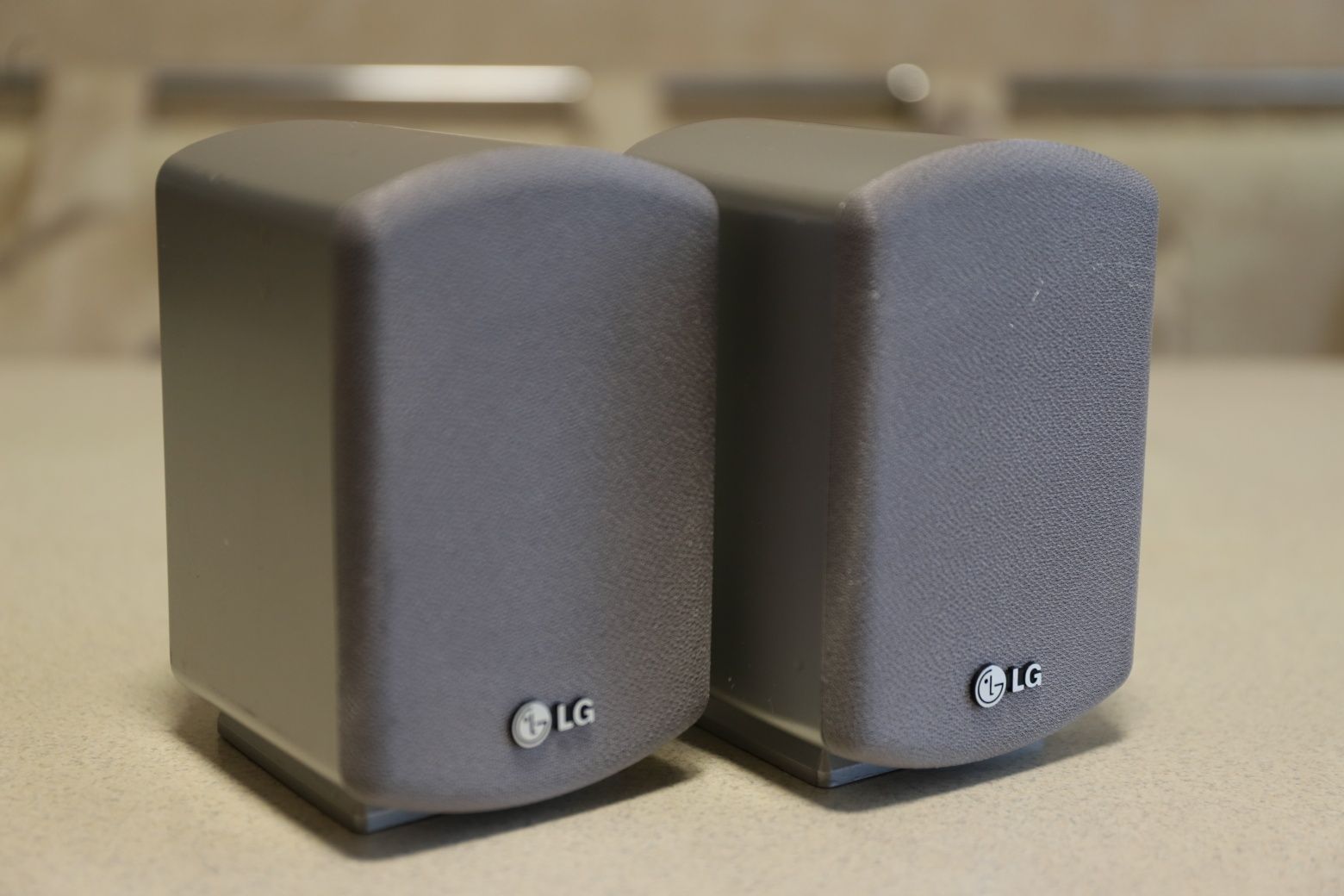 LG  LHS - CX247T  2 штуки
