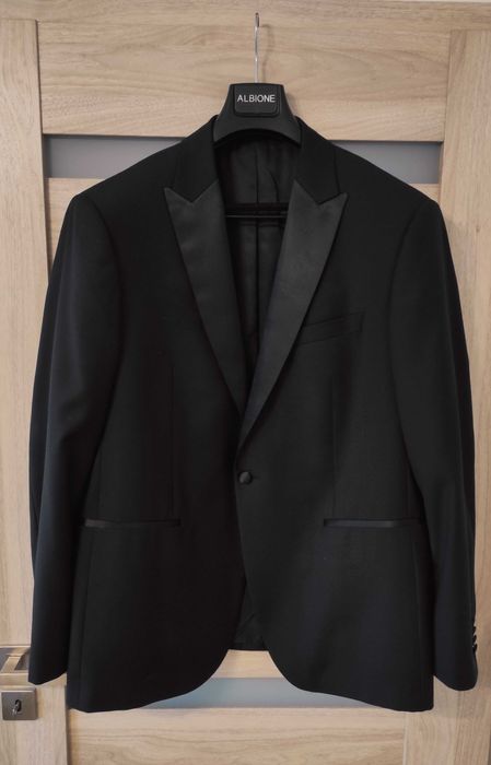 Garnitur smokingowy ślubny czarny Albione rozmiar 56/182