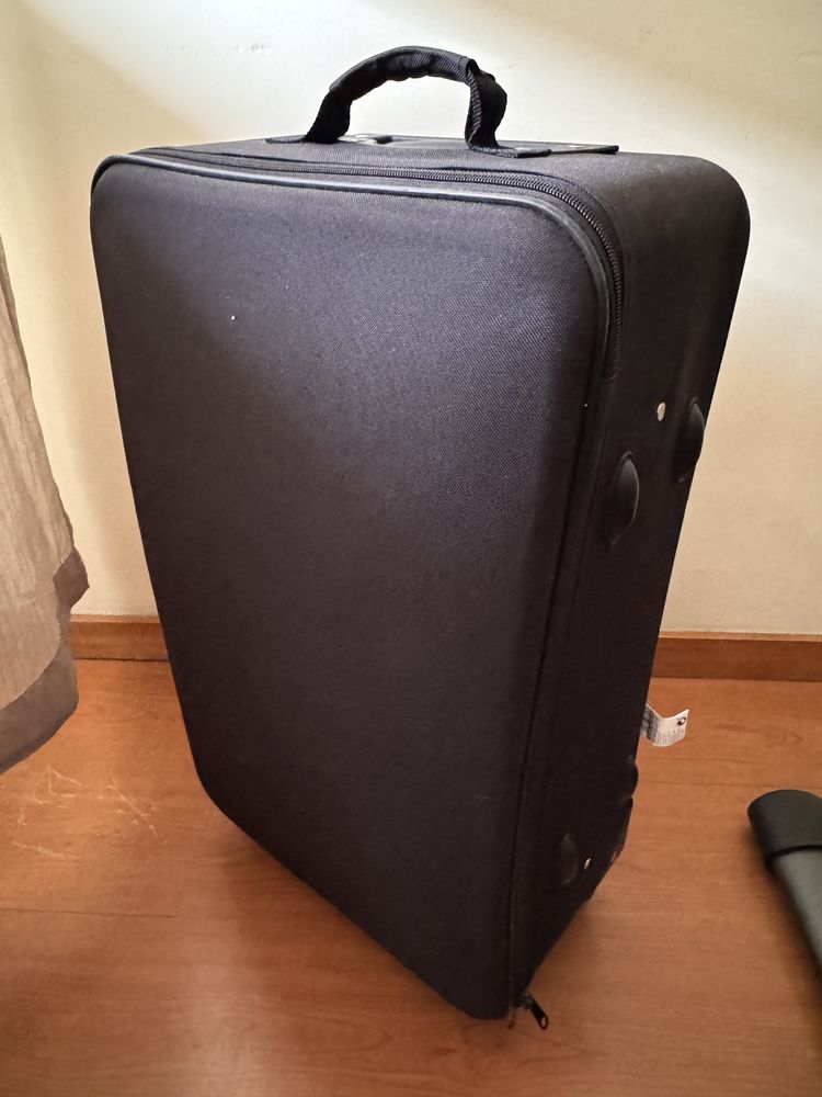 Mala de viagem média preta em tecido