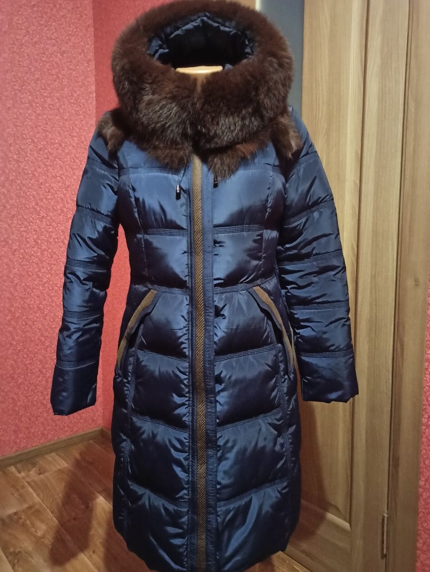 Пуховик синій з хутром