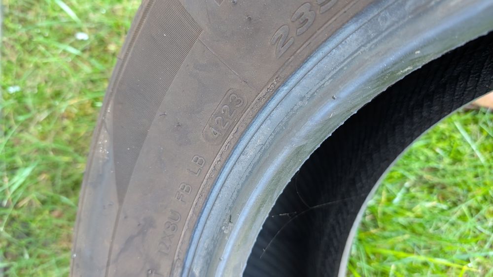 Opony zimowe Laufenn i Fit Van 235/65 R16 DOT 2023.