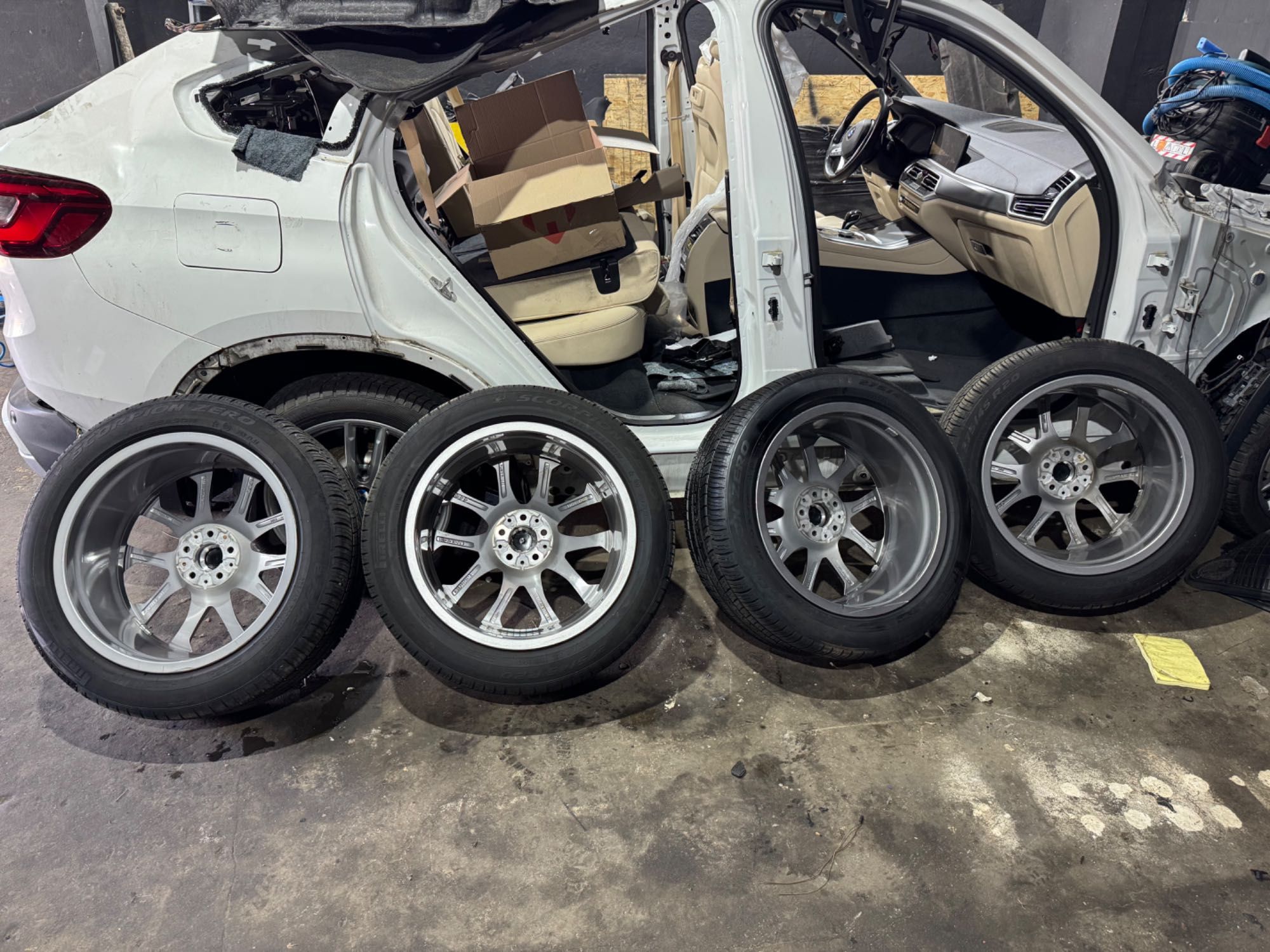 Диски с резиной BMW G05 G06 5X112 R20 275/45 Cтиль 738