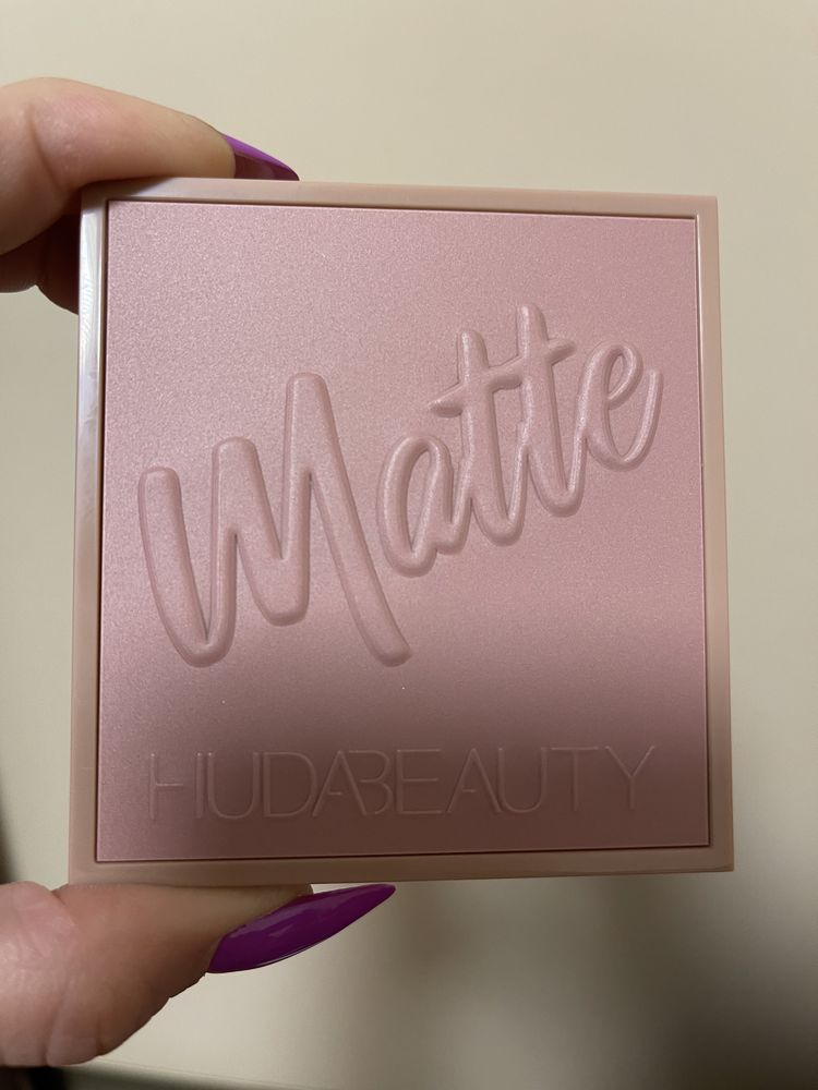 HUDA BEAUTY MATTE obsessions eyeshadow Palette- Cool
