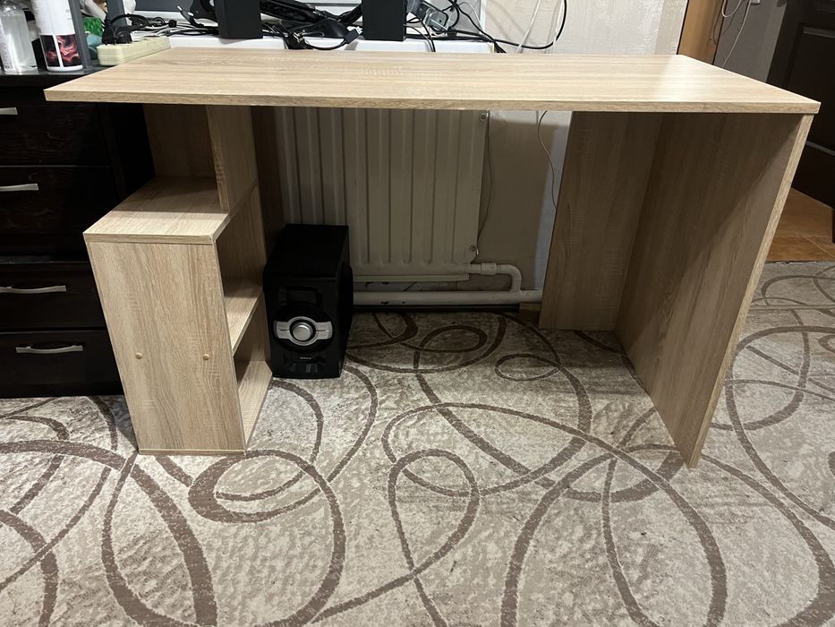 Стол письменный или компьютерный