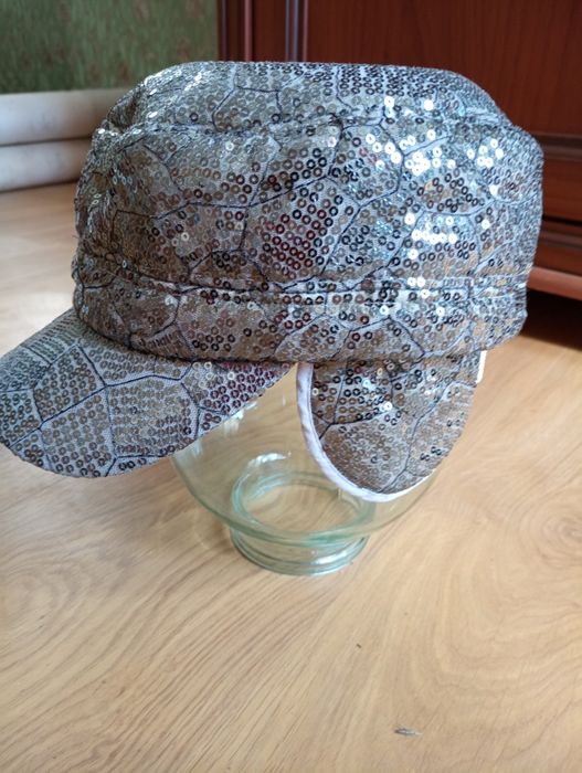 Кепка женская с поетками