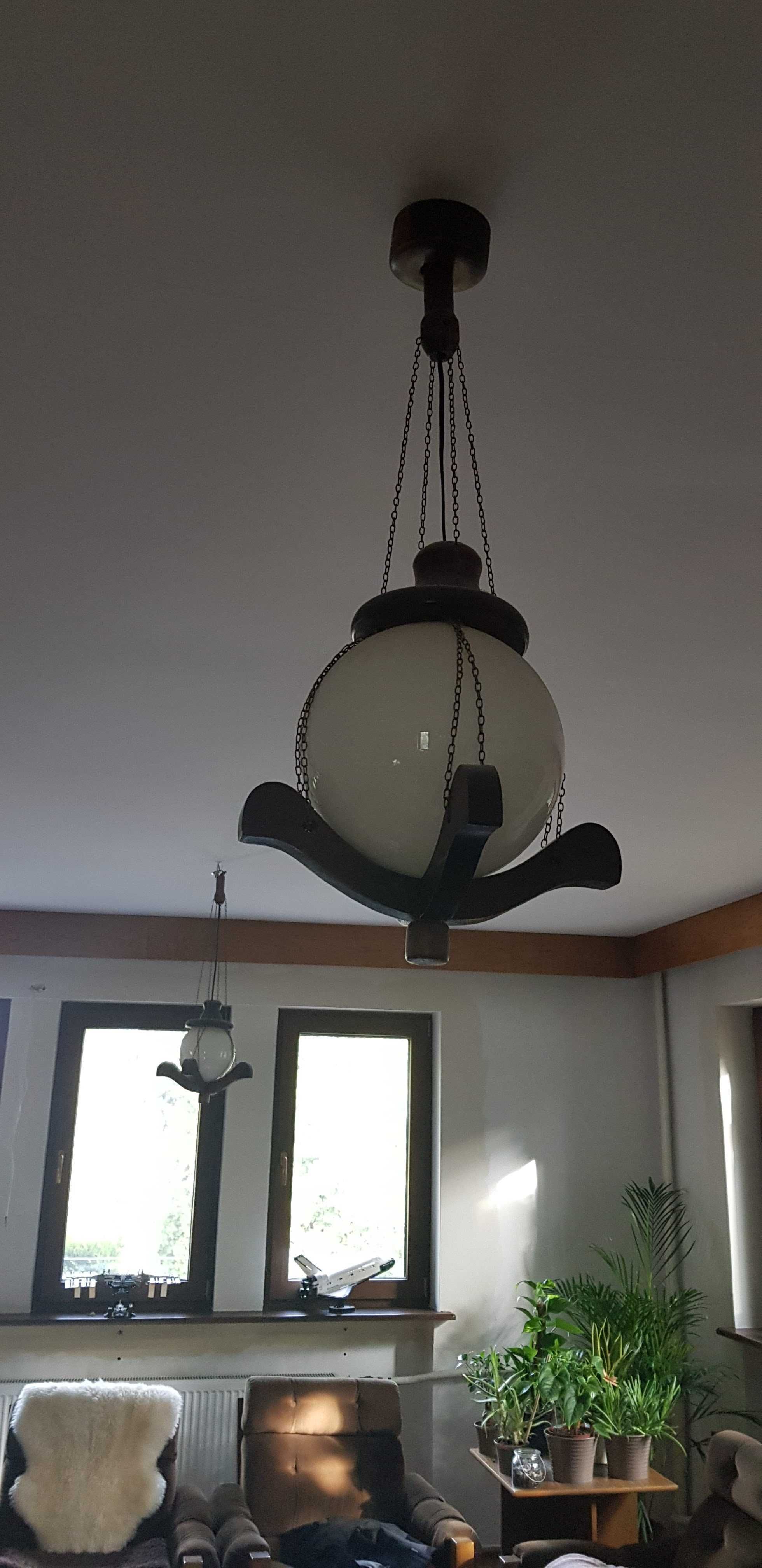 Zestaw stylowych drewnianych lamp, sufitowe i klinkiety
