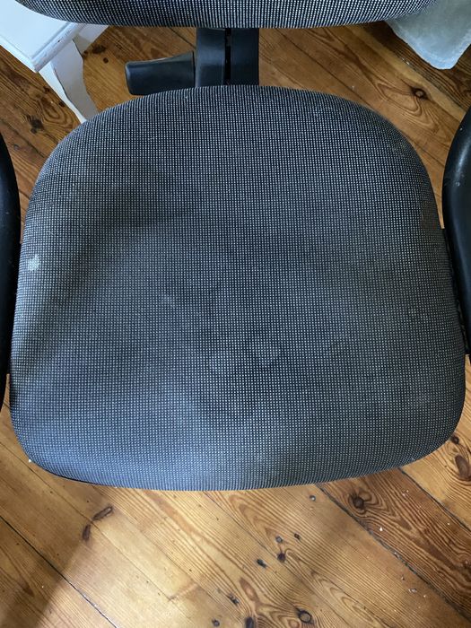 Krzesło biurowe na kółkach