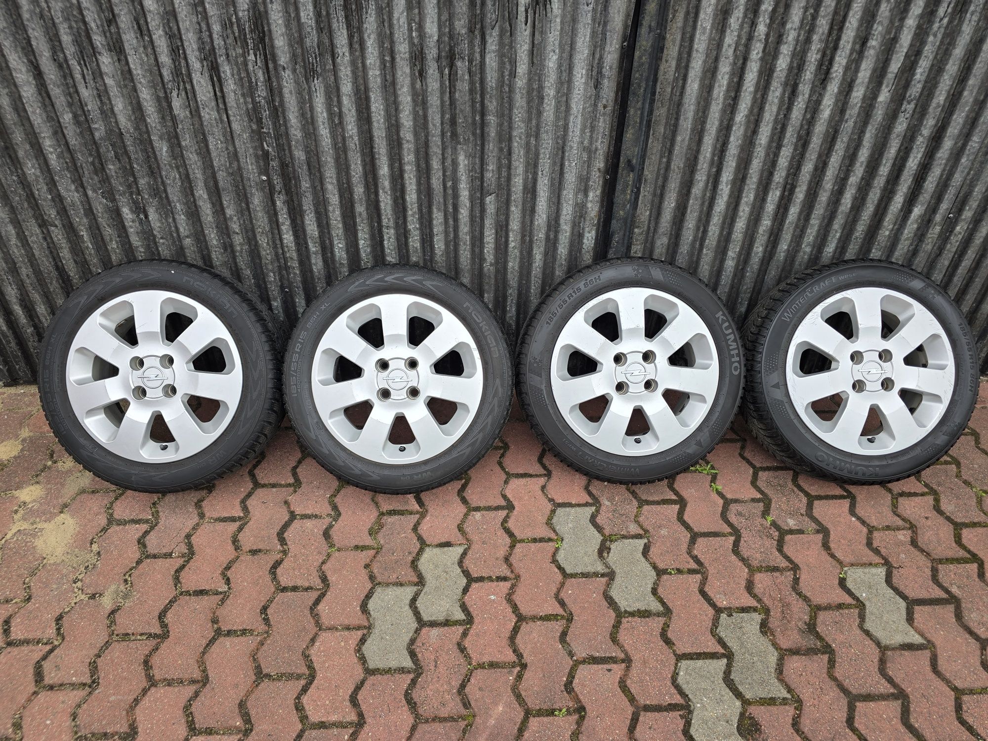 Felgi z oponami 185/55R15 Opel Tigra 4x100 Astra Combo Corsa Meriva