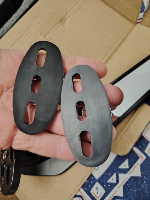 Espelhos novos na caixa rebatíveis dá para adaptar em várias motas.