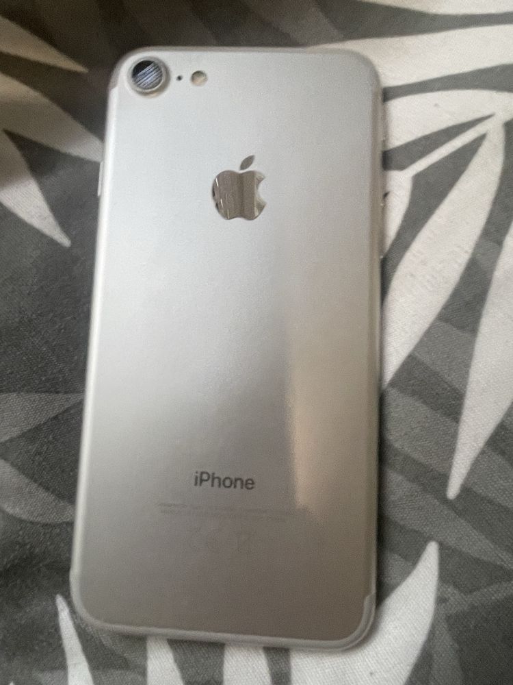 Sprzedam iphone 7 w dobrym stanie krakow