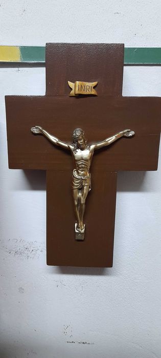 krzyż pasyjka Jezus brąz drewno