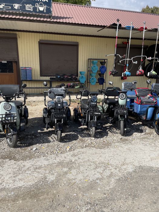 Доставка безкоштовна Трицикл Акумуляторний Corso forte їdemo