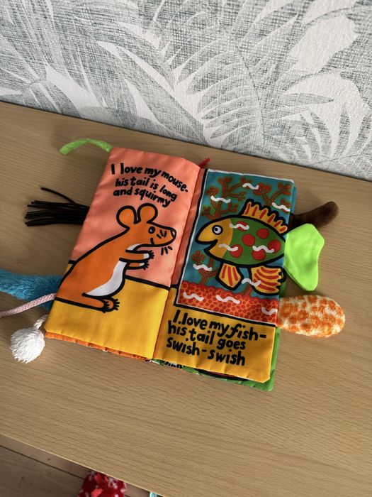 Книжка шуршалка для немовлят