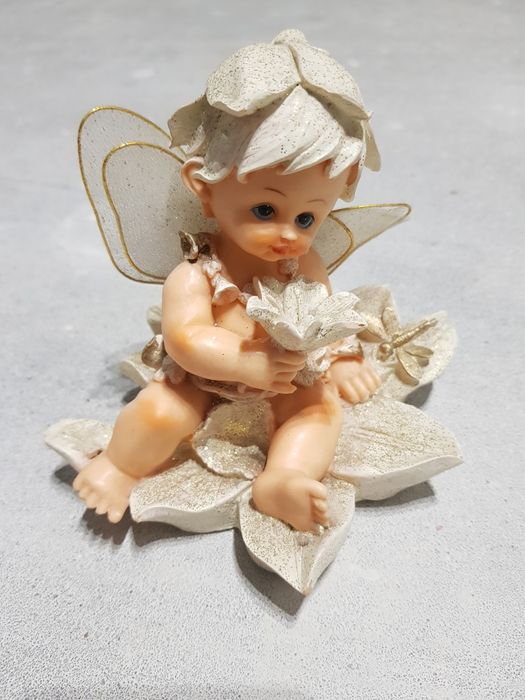 Figurka dekoracyjna aniołek