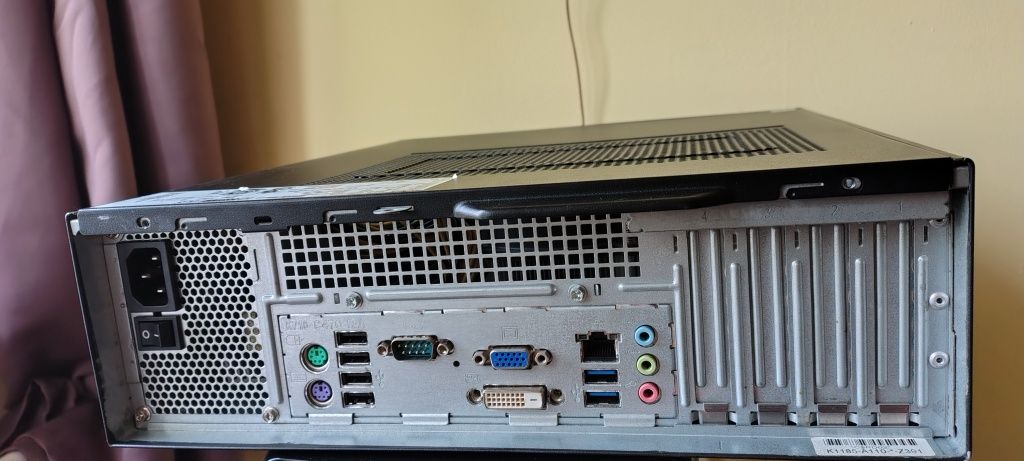 Komputer Fujitsu I3 +monitor
