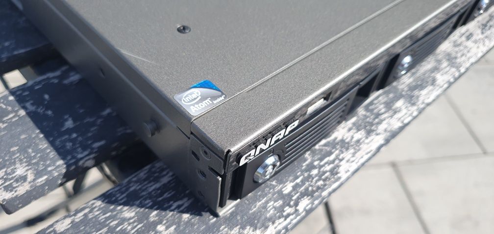 QNAP TS-469U-RP Intel Atom 3GB RAM Rack 1U