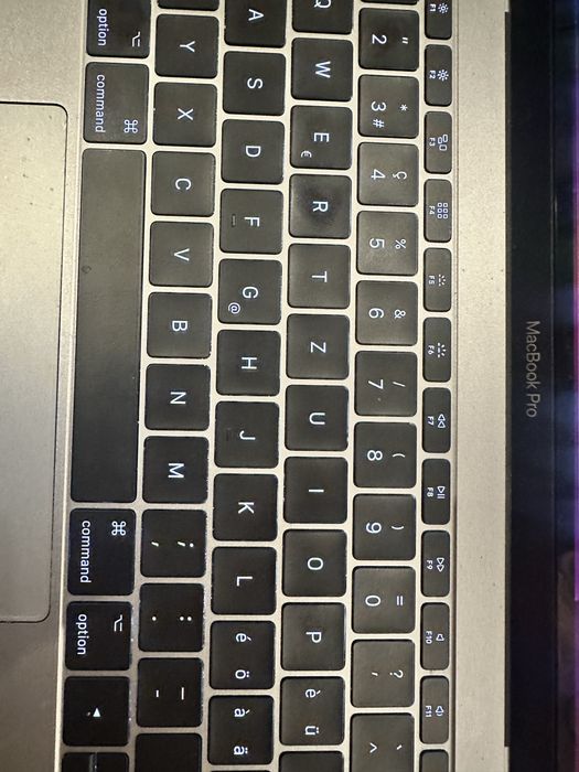 Macbook pro 13 16gb 256gb