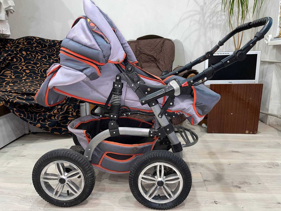 Прогулянкова коляска дитяча Victoria Gold