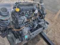 Motor Renault 1500 do ano 2004 revisionado antes de desmontar