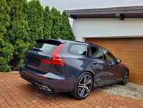 Volvo V60 T4_211 KM_POLESTAR_R-design_Panorama_Łopatki_Wydechy_Pamięć foteli_