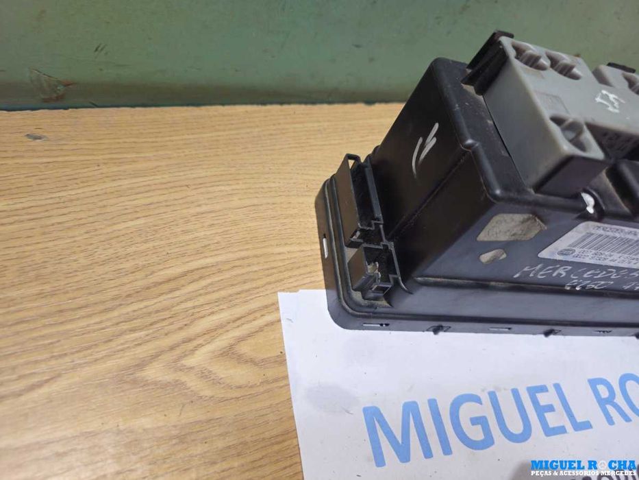 Diversas bombas / motores de fecho central Mercedes Classe C W202