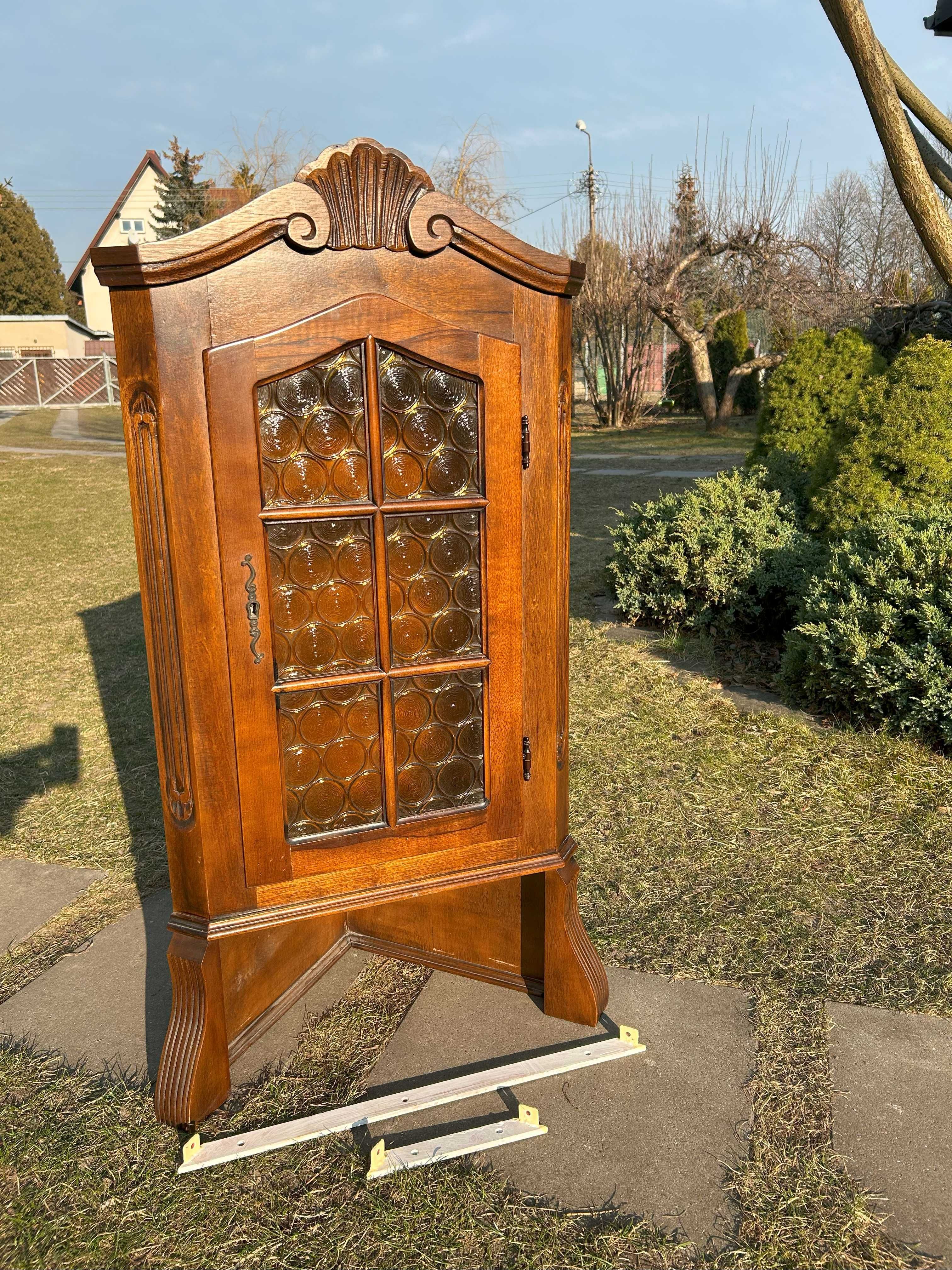 Szatka witryna narożna wisząca z Włoch