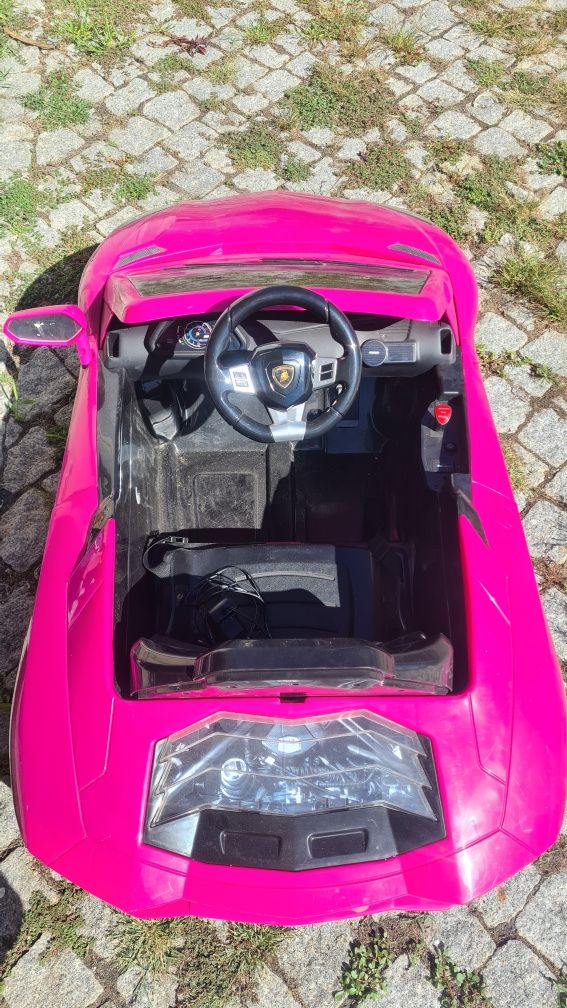 Lamborghini Aventador Rosa 6v. Famosa