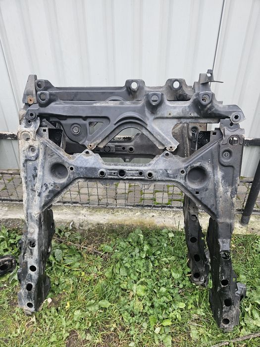 Підрамник Мерседес А-клас w168, w414 Ванео