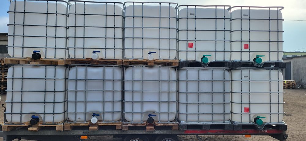 Pojemniki mauzer1000l czyste spożywka faktura