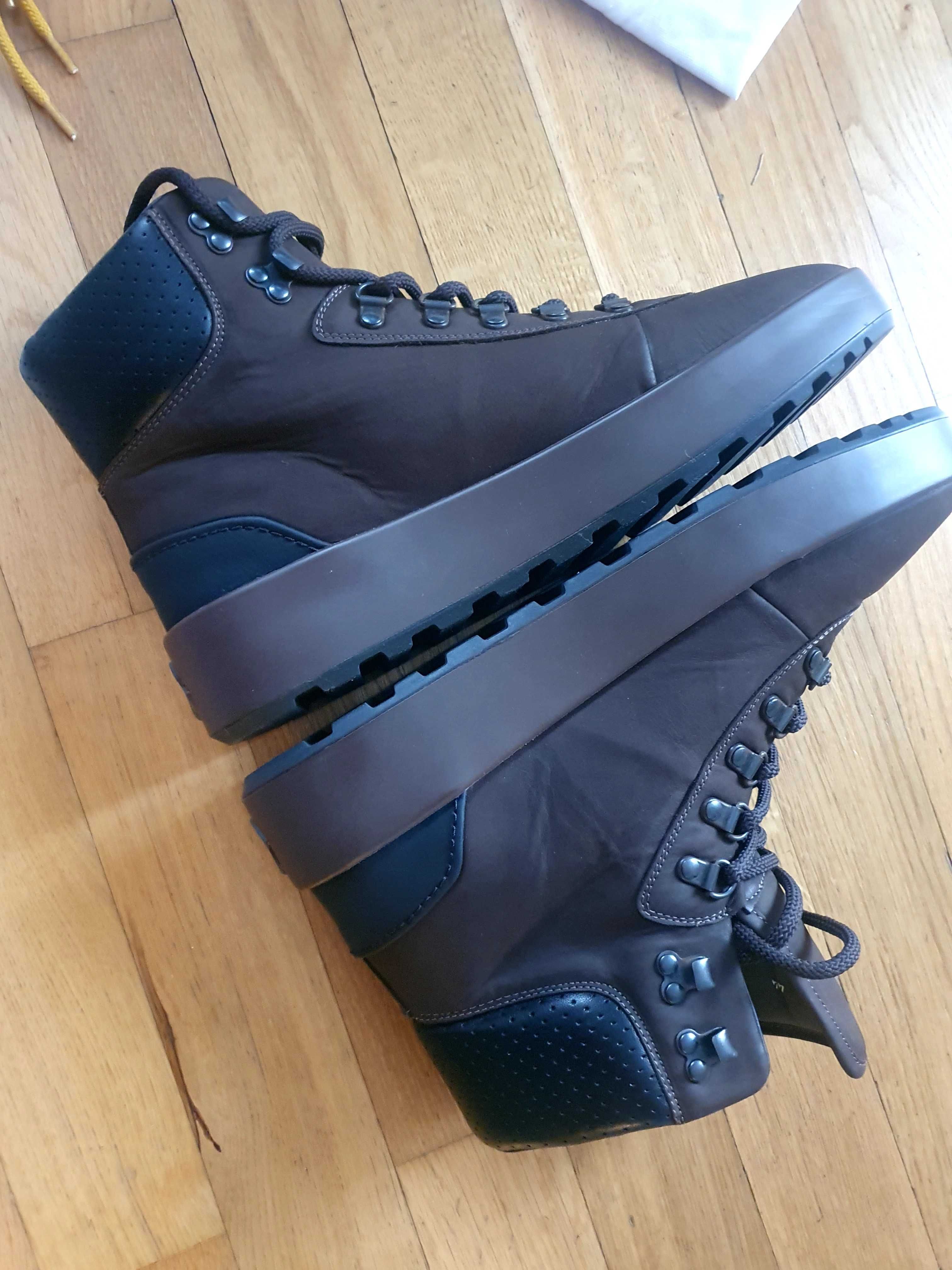 Buty trapery/snakersy Moncler