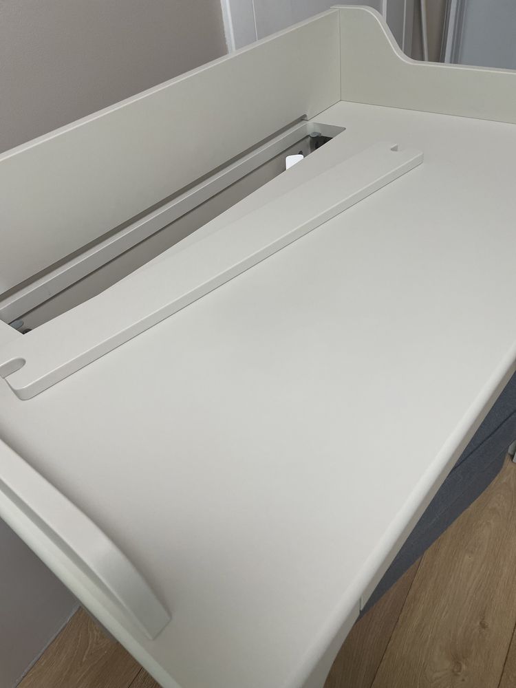 Biurko toaletka Lommarp IKEA
