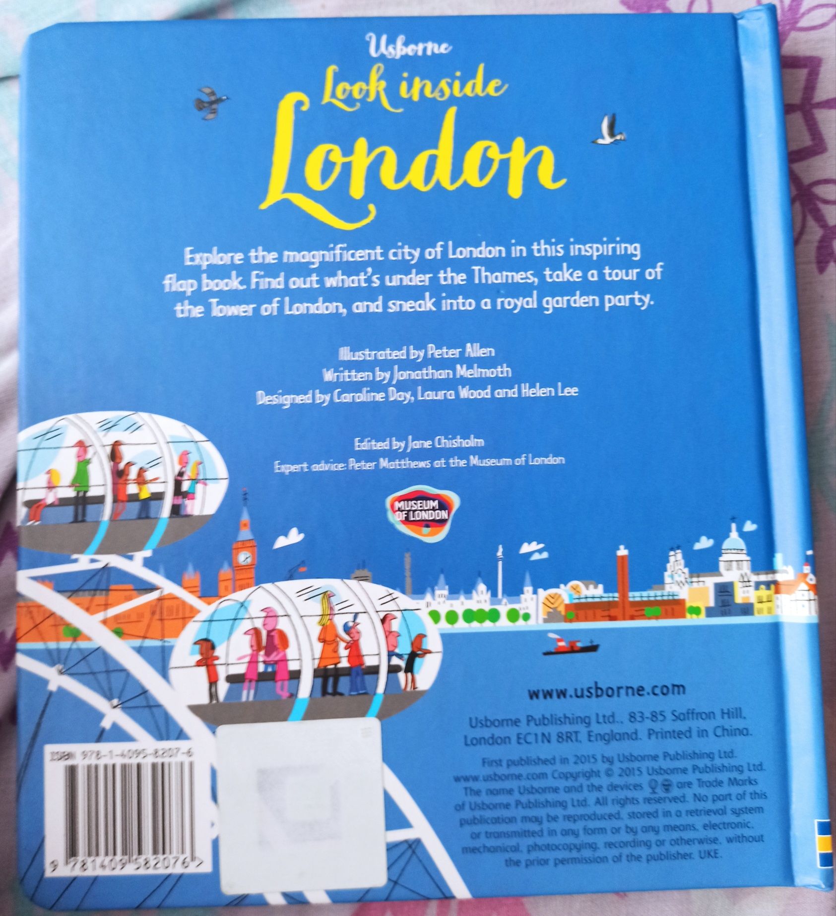 Книга на английском для детей  Look Inside London