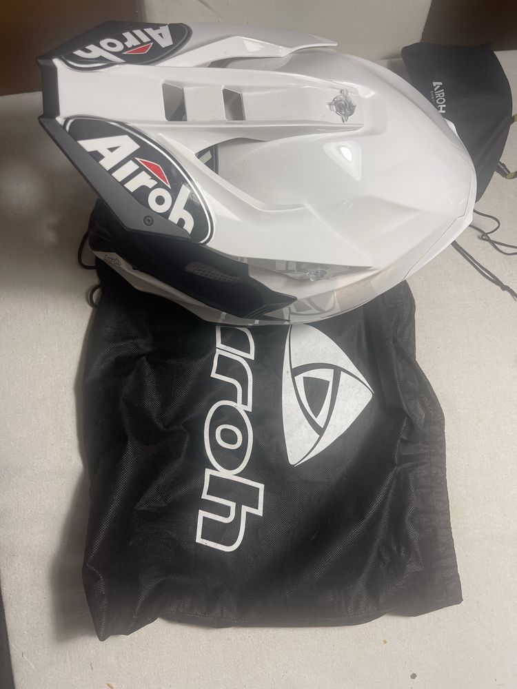 Capacete airoh XL