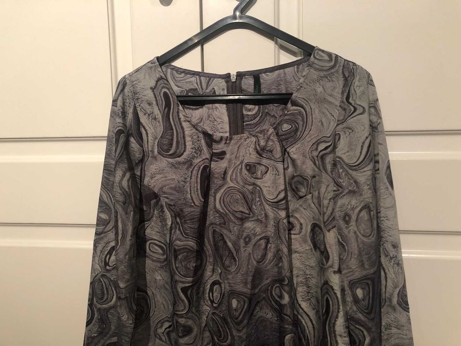 vestido cinza estampado fluido muito elegante marca BENETTON tamanho S