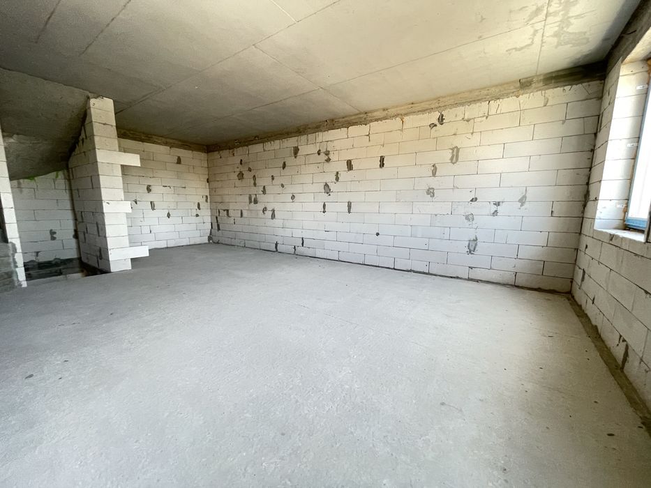 Продам ТАУНХАУС в центрі Вишневого без ремонту БЕЗ КОМІСІЇ