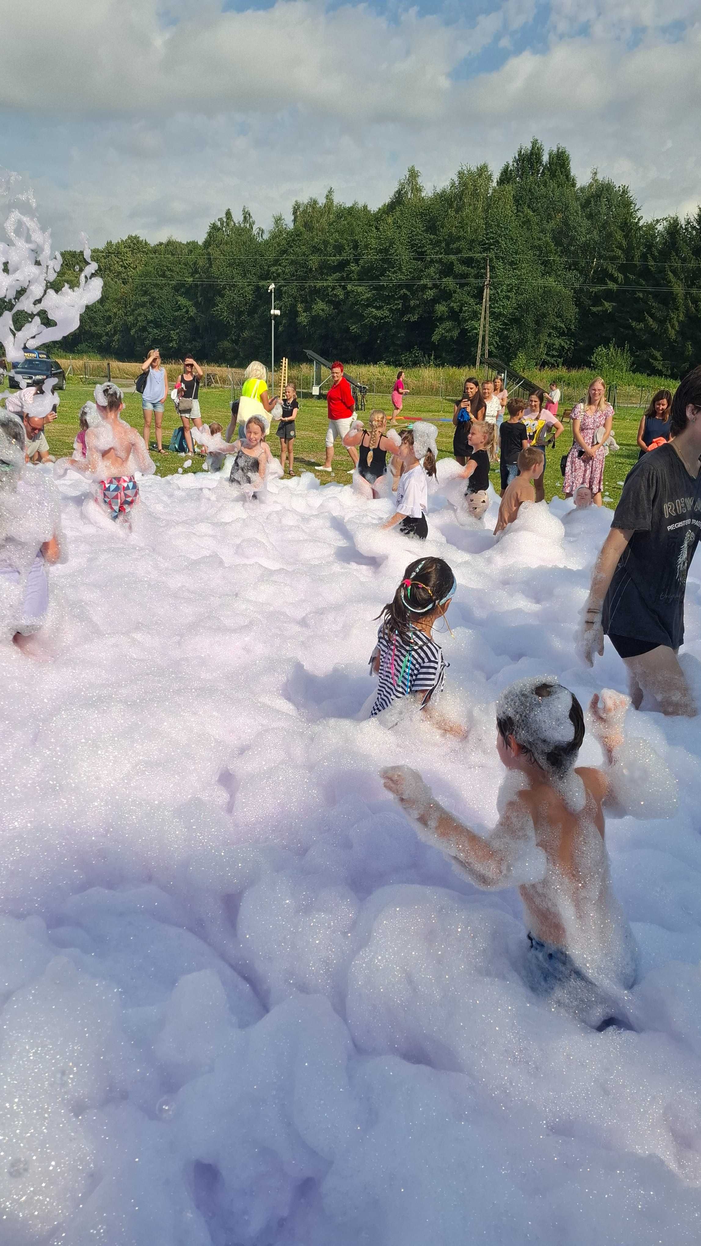Dmuchańce dmuchaniec zjeżdżalnia animacje event pianaparty holi namiot