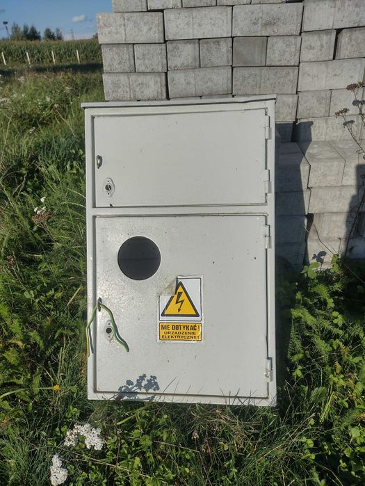 Skrzynka elektryczna budowlana