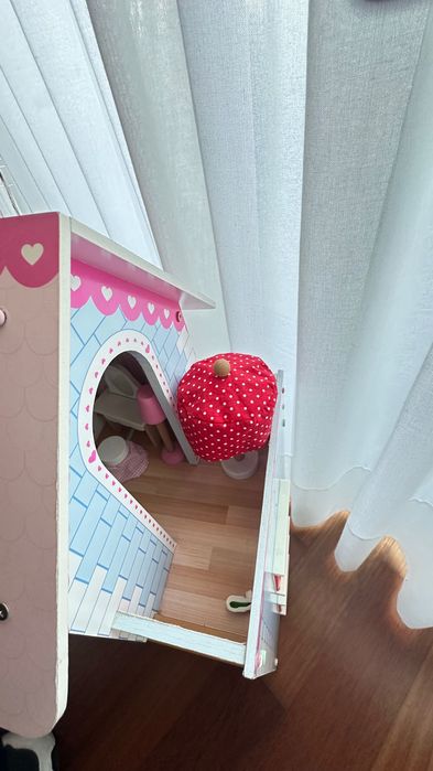 Casa de bonecas com acessórios