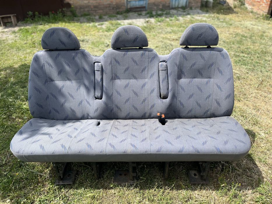 Сидіння 3ка задній ряд