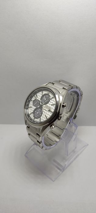 *4* Seiko Solar Chronograph SSC769P1