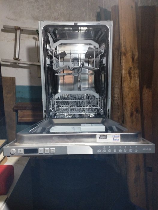 Продам посудомоечную машину Ariston