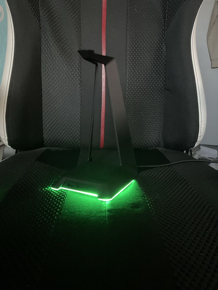 Stojak na słuchawki Razer Base Station Chroma