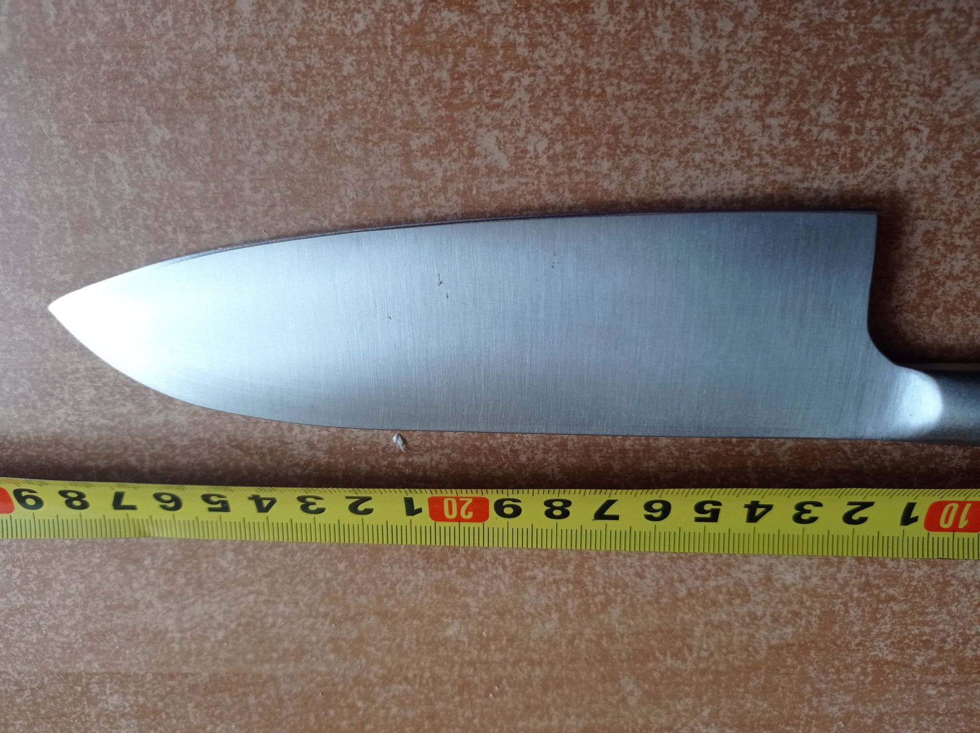 Nóż Santoku Henckels