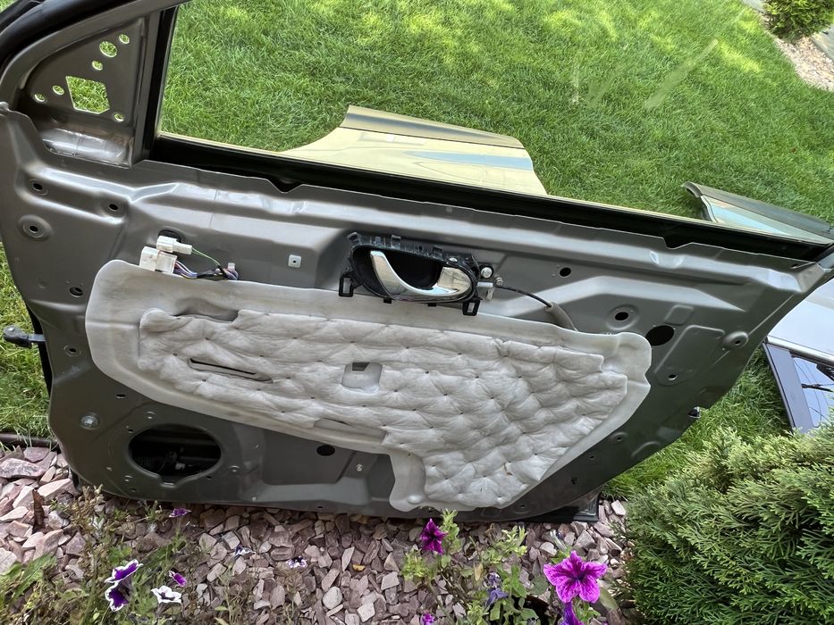 РОЗБОРКА Nissan Rogue Sport, Qashqai j11 Двери Дверка передня задня