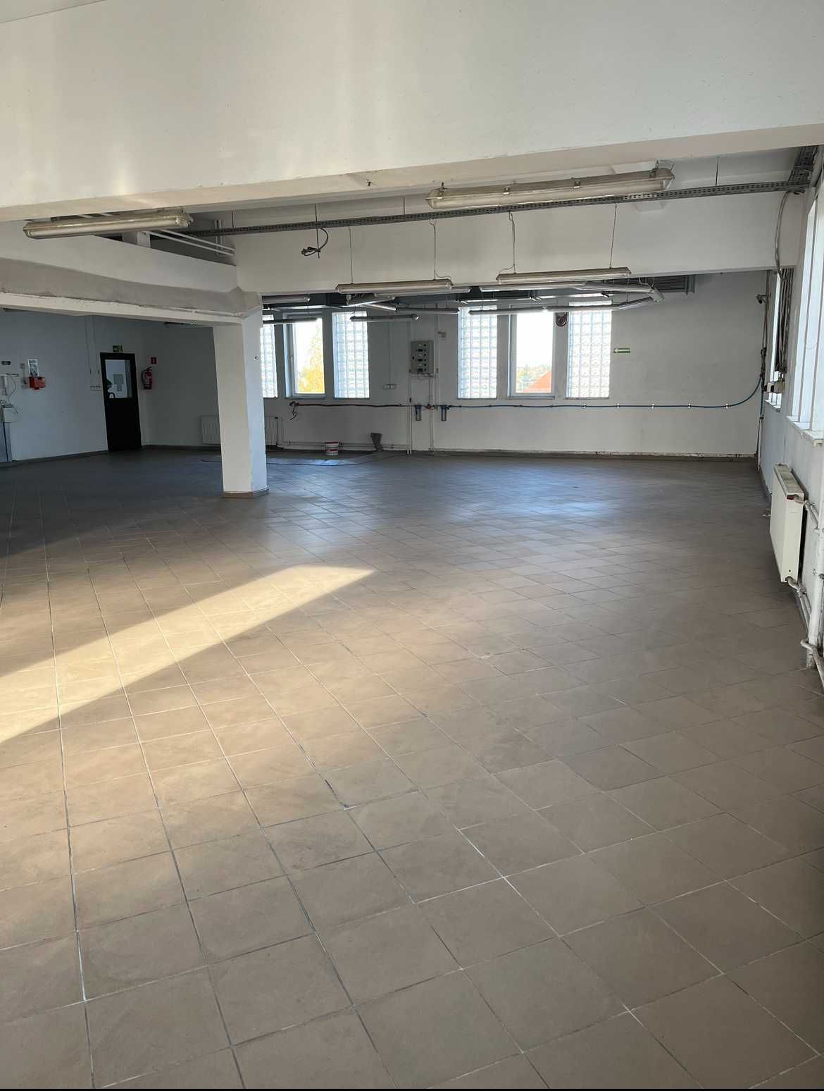 Budynek [960 m2] z działką - BEZPOŚREDNIO