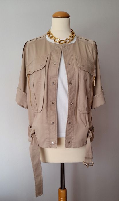 Parca Bimba & Lola, detalhes em dourado. Como nova. Tamanho XS